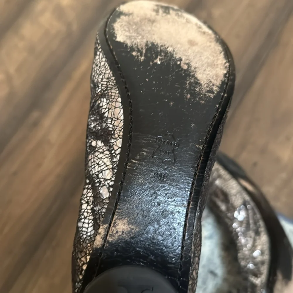 Tory Burch silver and black metallic bow leather flats size 8